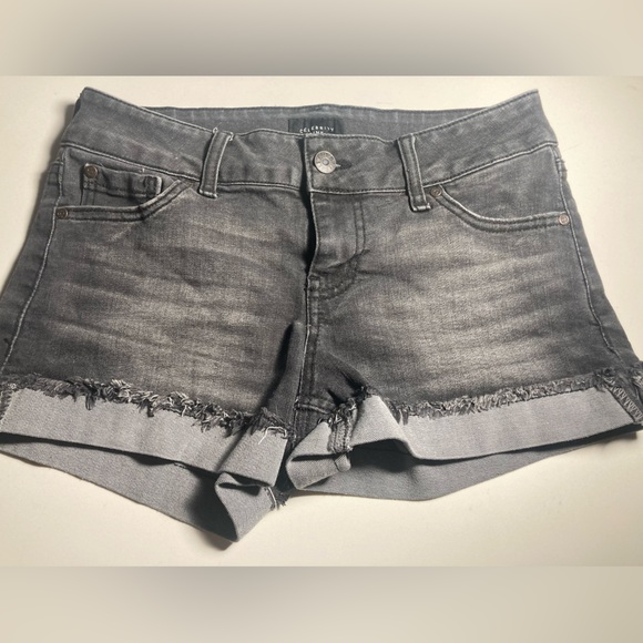 Celebrity Pink shorts - Picture 1 of 5
